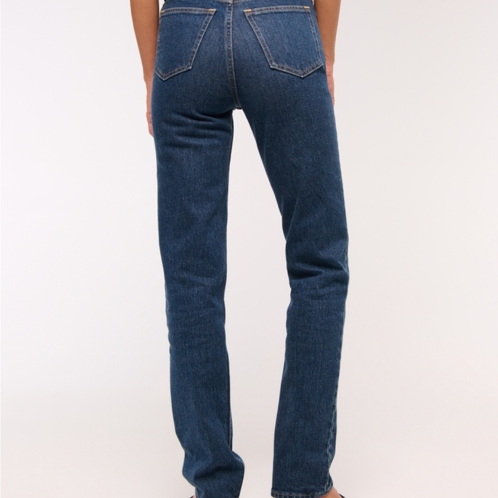 NWT- Abercrombie ultra high-rise 90s straight jean. Size 28 regular - Picture 3 of 6